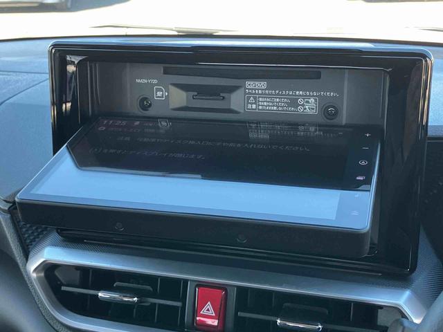 ロッキープレミアムＧ　ＨＥＶ９型ナビ／ＴＶ／ＤＶＤ／ＢＴ／ＵＳＢ　全周囲カメラ　前後ドラレコ　ＥＴＣ　全車速追従クルコン　ＬＥＤヘッドランプ　リヤフォグ　コーナーセンサー　シートヒーター　革ステ　電動駐車ブレーキ　アルミ（千葉県）の中古車