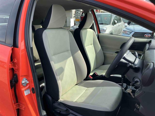 アクアＳハイブリッド　ナビ／ワンセグ／ＣＤ　バックカメラ　ＥＴＣ　ヘッドランプウォッシャー　車両接近通報装置　ゲートシフトレバー　アルミホイール　キーレスエントリー　サイドレバー式駐車ブレーキ　スペアタイヤ（千葉県）の中古車