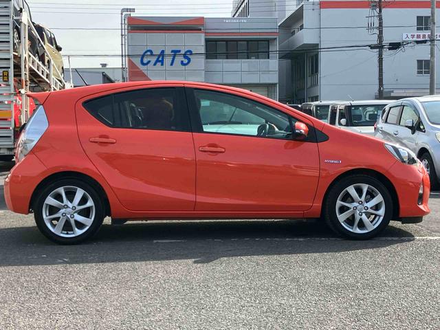 アクアＳハイブリッド　ナビ／ワンセグ／ＣＤ　バックカメラ　ＥＴＣ　ヘッドランプウォッシャー　車両接近通報装置　ゲートシフトレバー　アルミホイール　キーレスエントリー　サイドレバー式駐車ブレーキ　スペアタイヤ（千葉県）の中古車