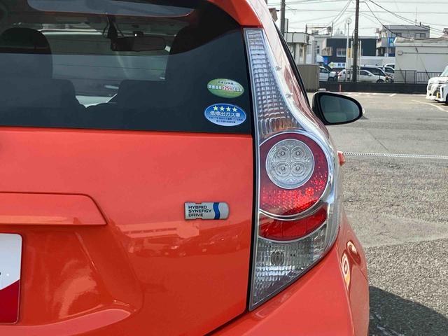 アクアＳハイブリッド　ナビ／ワンセグ／ＣＤ　バックカメラ　ＥＴＣ　ヘッドランプウォッシャー　車両接近通報装置　ゲートシフトレバー　アルミホイール　キーレスエントリー　サイドレバー式駐車ブレーキ　スペアタイヤ（千葉県）の中古車