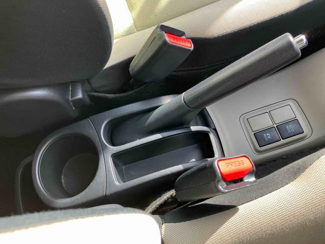 アクアＳハイブリッド　ナビ／ワンセグ／ＣＤ　バックカメラ　ＥＴＣ　ヘッドランプウォッシャー　車両接近通報装置　ゲートシフトレバー　アルミホイール　キーレスエントリー　サイドレバー式駐車ブレーキ　スペアタイヤ（千葉県）の中古車