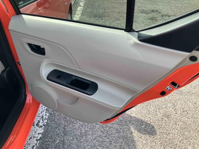 アクアＳハイブリッド　ナビ／ワンセグ／ＣＤ　バックカメラ　ＥＴＣ　ヘッドランプウォッシャー　車両接近通報装置　ゲートシフトレバー　アルミホイール　キーレスエントリー　サイドレバー式駐車ブレーキ　スペアタイヤ（千葉県）の中古車