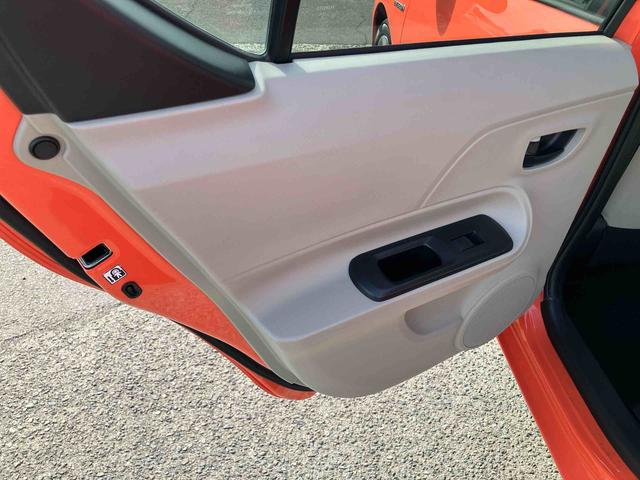 アクアＳハイブリッド　ナビ／ワンセグ／ＣＤ　バックカメラ　ＥＴＣ　ヘッドランプウォッシャー　車両接近通報装置　ゲートシフトレバー　アルミホイール　キーレスエントリー　サイドレバー式駐車ブレーキ　スペアタイヤ（千葉県）の中古車