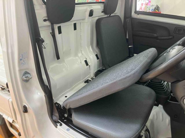 ハイゼットトラックスタンダード　農用スペシャルスーパーデフロック　４ＷＤ　荷台作業灯　スピーカー一体型ラジオチューナー　マニュアルレベリング機能付ハロゲンヘッドライト　ショッピングフック　助手席シートバックポケット　舗装路．非舗装路用タイヤ（千葉県）の中古車