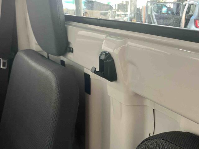 ハイゼットトラックスタンダード　農用スペシャルスーパーデフロック　４ＷＤ　荷台作業灯　スピーカー一体型ラジオチューナー　マニュアルレベリング機能付ハロゲンヘッドライト　ショッピングフック　助手席シートバックポケット　舗装路．非舗装路用タイヤ（千葉県）の中古車