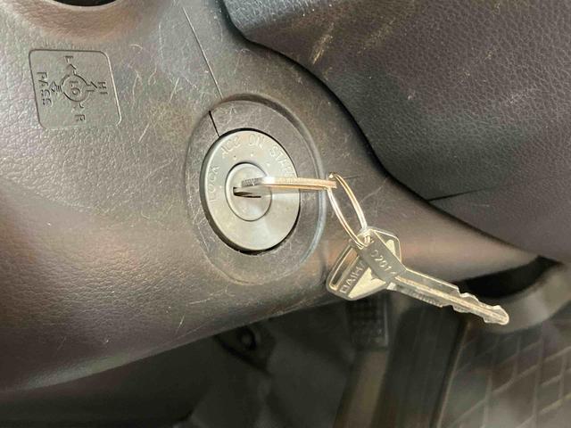 ハイゼットトラックスタンダード　農用スペシャルスーパーデフロック　４ＷＤ　荷台作業灯　スピーカー一体型ラジオチューナー　マニュアルレベリング機能付ハロゲンヘッドライト　ショッピングフック　助手席シートバックポケット　舗装路．非舗装路用タイヤ（千葉県）の中古車