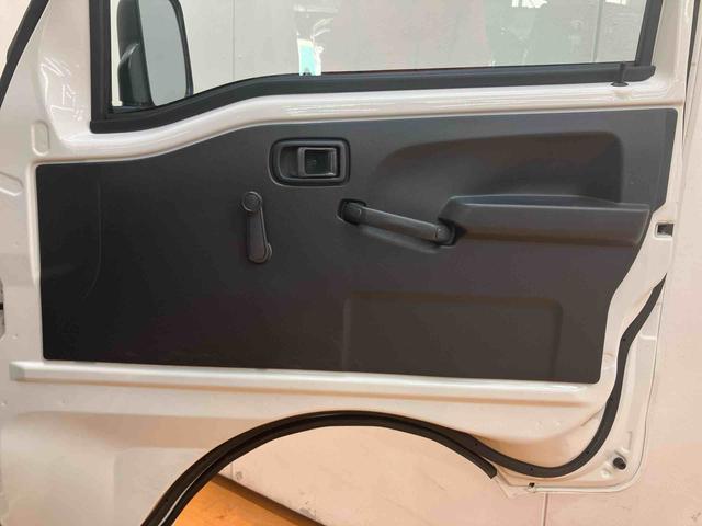 ハイゼットトラックスタンダード　農用スペシャルスーパーデフロック　４ＷＤ　荷台作業灯　スピーカー一体型ラジオチューナー　マニュアルレベリング機能付ハロゲンヘッドライト　ショッピングフック　助手席シートバックポケット　舗装路．非舗装路用タイヤ（千葉県）の中古車