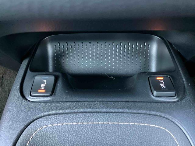 カローラＷ／Ｂ１０．５型ＤＳＡ／ＴＶ／ＢＴ／ＵＳＢ　Ｂカメラ　前後ドラレコ　ＥＴＣ　全車速追従クルコン　ステアリングヒーター　シートヒーター　ＢＳＭ　ＬＥＤヘッドライト　コーナーセンサー　電動駐車ブレーキ　アルミ（千葉県）の中古車