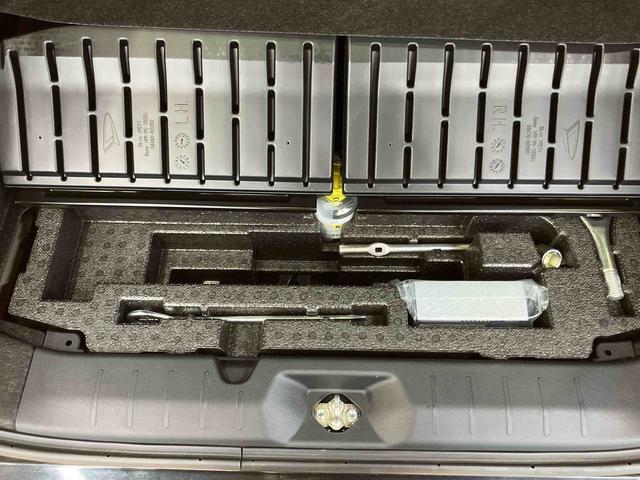 タントカスタムＲＳバックカメラ連動９インチフルセグナビ　ＵＳＢ接続　ブルートゥース対応　ＴＶナビキット　フロント．リヤドライブレコーダー連動　ビルトインＥＴＣ　運転席ロングスライドシート　ブラインドスポットモニター（千葉県）の中古車