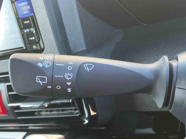 タントカスタムＸスタイルセレクションバックカメラ連動フルセグナビ　ＵＳＢ接続　ブルートゥース対応　フロント．リヤドライブレコーダー連動　ビルトインＥＴＣ　運転席ロングスライドシート　前席シートヒーター　オートライト　オートハイビーム（千葉県）の中古車