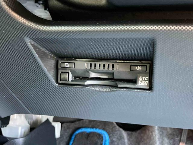 ロッキープレミアムＧ　ＨＥＶ９型ナビ／ＢＴ／ＴＶ／ＤＩＳＣ／全周囲カメラ　前後ドラレコ　ＥＴＣ　１００Ｖ電源　エアロ　１７インチＡＷ　ＬＥＤヘッド／前後フォグ　スマートキー　シートヒーター　ＢＳＭ　クルコン　衝突被害軽減ブレーキ（千葉県）の中古車