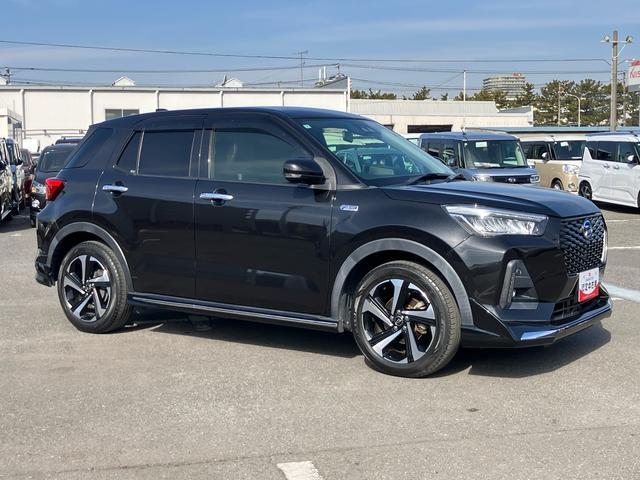 ロッキープレミアムＧ　ＨＥＶ９型ナビ／ＢＴ／ＴＶ／ＤＩＳＣ／全周囲カメラ　前後ドラレコ　ＥＴＣ　１００Ｖ電源　エアロ　１７インチＡＷ　ＬＥＤヘッド／前後フォグ　スマートキー　シートヒーター　ＢＳＭ　クルコン　衝突被害軽減ブレーキ（千葉県）の中古車