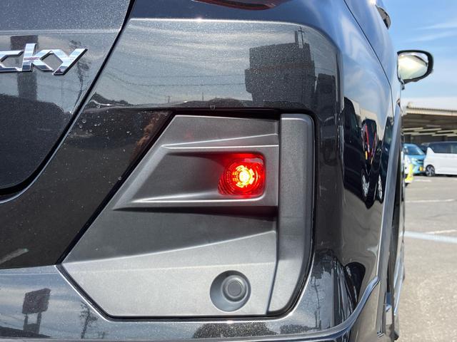 ロッキープレミアムＧ　ＨＥＶ９型ナビ／ＢＴ／ＴＶ／ＤＩＳＣ／全周囲カメラ　前後ドラレコ　ＥＴＣ　１００Ｖ電源　エアロ　１７インチＡＷ　ＬＥＤヘッド／前後フォグ　スマートキー　シートヒーター　ＢＳＭ　クルコン　衝突被害軽減ブレーキ（千葉県）の中古車