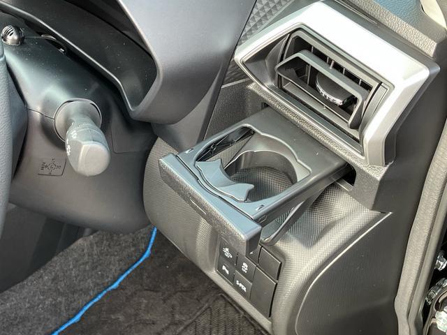 ロッキープレミアムＧ　ＨＥＶ９型ナビ／ＢＴ／ＴＶ／ＤＩＳＣ／全周囲カメラ　前後ドラレコ　ＥＴＣ　１００Ｖ電源　エアロ　１７インチＡＷ　ＬＥＤヘッド／前後フォグ　スマートキー　シートヒーター　ＢＳＭ　クルコン　衝突被害軽減ブレーキ（千葉県）の中古車