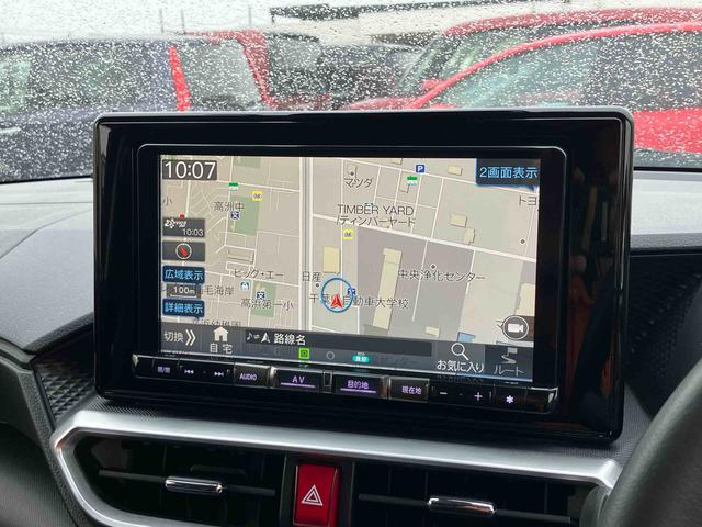 ロッキープレミアムＧ　ＨＥＶ９型ナビ／ＢＴ／ＴＶ／ＤＩＳＣ／全周囲カメラ／ステアスイッチ　前後ドラレコ　ＥＴＣ　１７インチアルミ　ＬＥＤヘッド／前後フォグ　スマートキー　シートヒーター　自動追従クルコン　衝突被害軽減ブレーキ（千葉県）の中古車