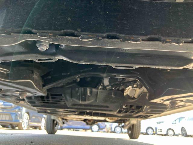 ハイゼットカーゴデラックス衝突被害軽減ブレーキ 横滑り防止装置 前後コーナーセンサー オートライト オーバーヘッドシェルフ スモークガラス パワーウィンドウ キーレスエントリー スピーカー一体AM/FMラジオ マニュアルA/C(千葉県)の中古車