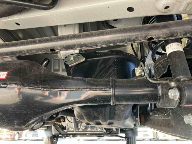 ハイゼットカーゴデラックス衝突被害軽減ブレーキ 横滑り防止装置 前後コーナーセンサー オートライト オーバーヘッドシェルフ スモークガラス パワーウィンドウ キーレスエントリー スピーカー一体AM/FMラジオ マニュアルA/C(千葉県)の中古車