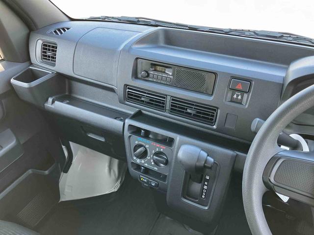 ハイゼットカーゴデラックス衝突被害軽減ブレーキ 横滑り防止装置 前後コーナーセンサー オートライト オーバーヘッドシェルフ スモークガラス パワーウィンドウ キーレスエントリー スピーカー一体AM/FMラジオ マニュアルA/C(千葉県)の中古車