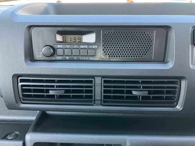 ハイゼットカーゴデラックス衝突被害軽減ブレーキ 横滑り防止装置 前後コーナーセンサー オートライト オーバーヘッドシェルフ スモークガラス パワーウィンドウ キーレスエントリー スピーカー一体AM/FMラジオ マニュアルA/C(千葉県)の中古車