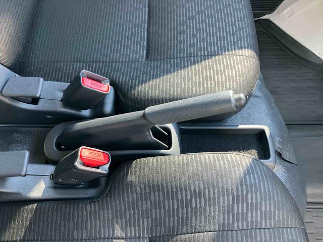 ハイゼットカーゴデラックス衝突被害軽減ブレーキ 横滑り防止装置 前後コーナーセンサー オートライト オーバーヘッドシェルフ スモークガラス パワーウィンドウ キーレスエントリー スピーカー一体AM/FMラジオ マニュアルA/C(千葉県)の中古車