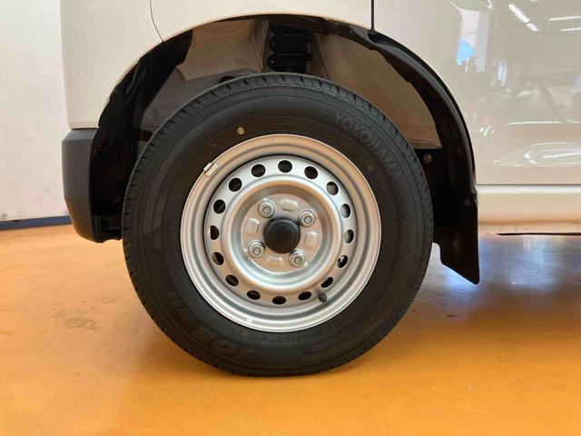 ハイゼットカーゴデラックス衝突回避支援システム　横滑り防止装置　前後コーナーセンサー　オーバーヘッドシェルフ　アイドリングストップ　オートライト　オートハイビーム　マニュアルレベリング機能付ハロゲンヘッドライト（千葉県）の中古車