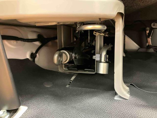 ハイゼットカーゴデラックス衝突回避支援システム　横滑り防止装置　前後コーナーセンサー　オーバーヘッドシェルフ　アイドリングストップ　オートライト　オートハイビーム　マニュアルレベリング機能付ハロゲンヘッドライト（千葉県）の中古車