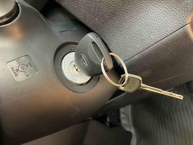 ハイゼットカーゴデラックス衝突回避支援システム　横滑り防止装置　前後コーナーセンサー　オーバーヘッドシェルフ　アイドリングストップ　オートライト　オートハイビーム　マニュアルレベリング機能付ハロゲンヘッドライト（千葉県）の中古車