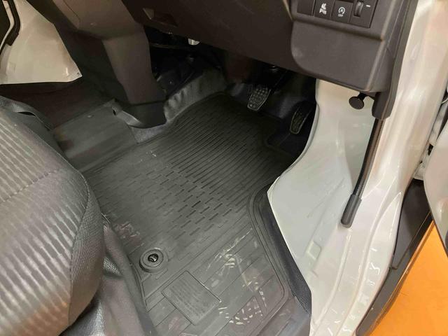 ハイゼットカーゴデラックス衝突回避支援システム　横滑り防止装置　前後コーナーセンサー　オーバーヘッドシェルフ　アイドリングストップ　オートライト　オートハイビーム　マニュアルレベリング機能付ハロゲンヘッドライト（千葉県）の中古車