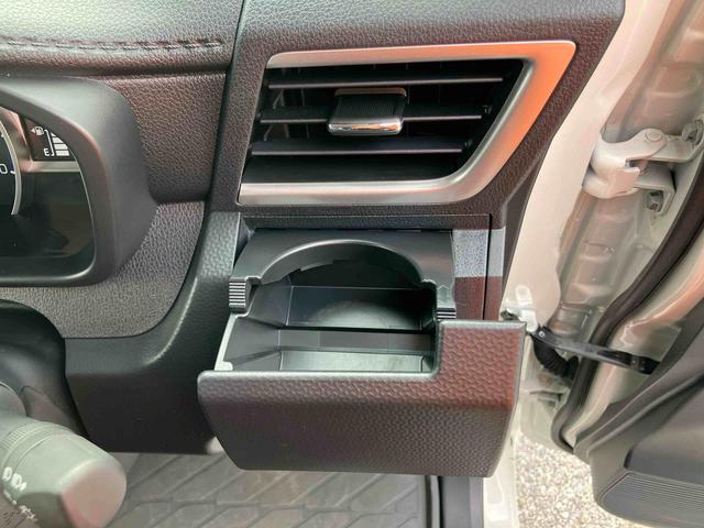 トールカスタムＧスマホ連携９インチディスプレイオーディオ　ＵＳＢ接続　ＨＤＭＩ接続　ブルートゥース対応　衝突回避支援システム　横滑り防止装置　アダプティブクルーズコントロール　ホールド機能付き電動パーキングブレーキ（千葉県）の中古車