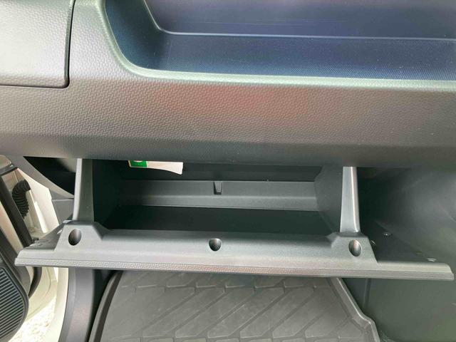 トールカスタムＧスマホ連携９インチディスプレイオーディオ　ＵＳＢ接続　ＨＤＭＩ接続　ブルートゥース対応　衝突回避支援システム　横滑り防止装置　アダプティブクルーズコントロール　ホールド機能付き電動パーキングブレーキ（千葉県）の中古車