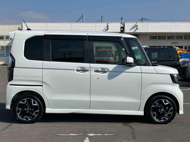 Ｎ−ＢＯＸカスタムＧ・Ｌターボホンダセンシング４ＷＤ　ターボ　８型ナビ／ＴＶ／ＤＶＤ／ＢＴ／ＵＳＢ　バックカメラ　ＥＴＣ　パドルシフト　ＬＥＤヘッドライト　オートライト　シートヒーター　衝突軽減ブレーキ　前後コーナーセンサー　ハーフシェイドガラス（千葉県）の中古車