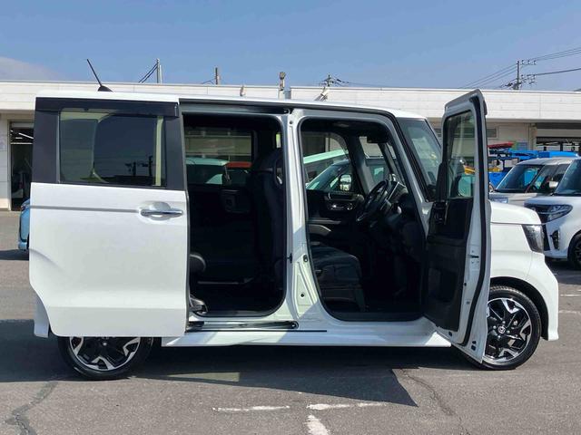 Ｎ−ＢＯＸカスタムＧ・Ｌターボホンダセンシング４ＷＤ　ターボ　８型ナビ／ＴＶ／ＤＶＤ／ＢＴ／ＵＳＢ　バックカメラ　ＥＴＣ　パドルシフト　ＬＥＤヘッドライト　オートライト　シートヒーター　衝突軽減ブレーキ　前後コーナーセンサー　ハーフシェイドガラス（千葉県）の中古車