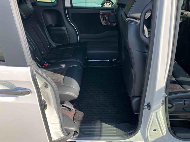 Ｎ−ＢＯＸカスタムＧ・Ｌターボホンダセンシング４ＷＤ　ターボ　８型ナビ／ＴＶ／ＤＶＤ／ＢＴ／ＵＳＢ　バックカメラ　ＥＴＣ　パドルシフト　ＬＥＤヘッドライト　オートライト　シートヒーター　衝突軽減ブレーキ　前後コーナーセンサー　ハーフシェイドガラス（千葉県）の中古車