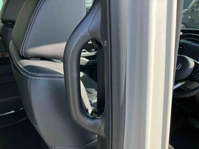 Ｎ−ＢＯＸカスタムＧ・Ｌターボホンダセンシング４ＷＤ　ターボ　８型ナビ／ＴＶ／ＤＶＤ／ＢＴ／ＵＳＢ　バックカメラ　ＥＴＣ　パドルシフト　ＬＥＤヘッドライト　オートライト　シートヒーター　衝突軽減ブレーキ　前後コーナーセンサー　ハーフシェイドガラス（千葉県）の中古車