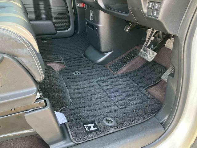 Ｎ−ＢＯＸカスタムＧ・Ｌターボホンダセンシング４ＷＤ　ターボ　８型ナビ／ＴＶ／ＤＶＤ／ＢＴ／ＵＳＢ　バックカメラ　ＥＴＣ　パドルシフト　ＬＥＤヘッドライト　オートライト　シートヒーター　衝突軽減ブレーキ　前後コーナーセンサー　ハーフシェイドガラス（千葉県）の中古車