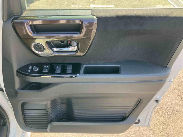 Ｎ−ＢＯＸカスタムＧ・Ｌターボホンダセンシング４ＷＤ　ターボ　８型ナビ／ＴＶ／ＤＶＤ／ＢＴ／ＵＳＢ　バックカメラ　ＥＴＣ　パドルシフト　ＬＥＤヘッドライト　オートライト　シートヒーター　衝突軽減ブレーキ　前後コーナーセンサー　ハーフシェイドガラス（千葉県）の中古車