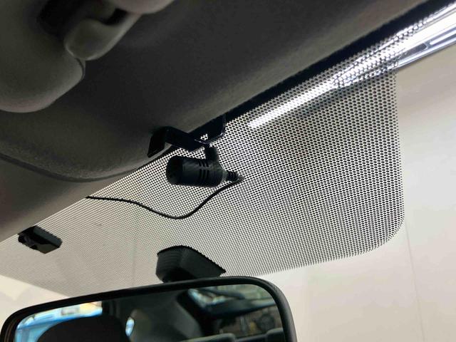プリウスＳツーリングセレクションＨＤＤフルセグナビ　ブルートゥース対応　ビルトインＥＴＣ　センターコンソール下イルミネーション　リヤトノカバー　テレスコピックステアリング　バニティーミラー．照明付き左右サンバイザー（千葉県）の中古車