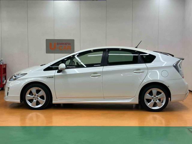 プリウスＳツーリングセレクションＨＤＤフルセグナビ　ブルートゥース対応　ビルトインＥＴＣ　センターコンソール下イルミネーション　リヤトノカバー　テレスコピックステアリング　バニティーミラー．照明付き左右サンバイザー（千葉県）の中古車