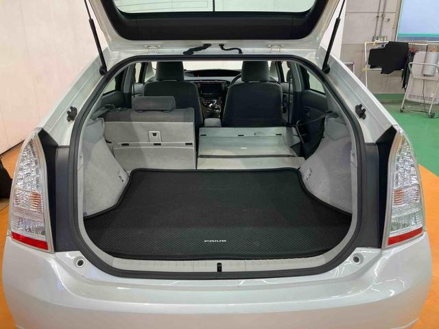 プリウスＳツーリングセレクションＨＤＤフルセグナビ　ブルートゥース対応　ビルトインＥＴＣ　センターコンソール下イルミネーション　リヤトノカバー　テレスコピックステアリング　バニティーミラー．照明付き左右サンバイザー（千葉県）の中古車