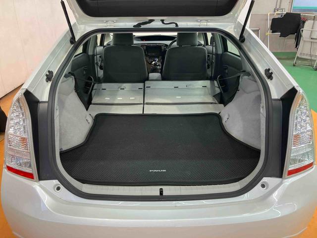 プリウスＳツーリングセレクションＨＤＤフルセグナビ　ブルートゥース対応　ビルトインＥＴＣ　センターコンソール下イルミネーション　リヤトノカバー　テレスコピックステアリング　バニティーミラー．照明付き左右サンバイザー（千葉県）の中古車