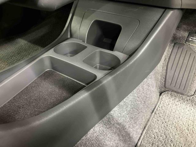 プリウスＳツーリングセレクションＨＤＤフルセグナビ　ブルートゥース対応　ビルトインＥＴＣ　センターコンソール下イルミネーション　リヤトノカバー　テレスコピックステアリング　バニティーミラー．照明付き左右サンバイザー（千葉県）の中古車