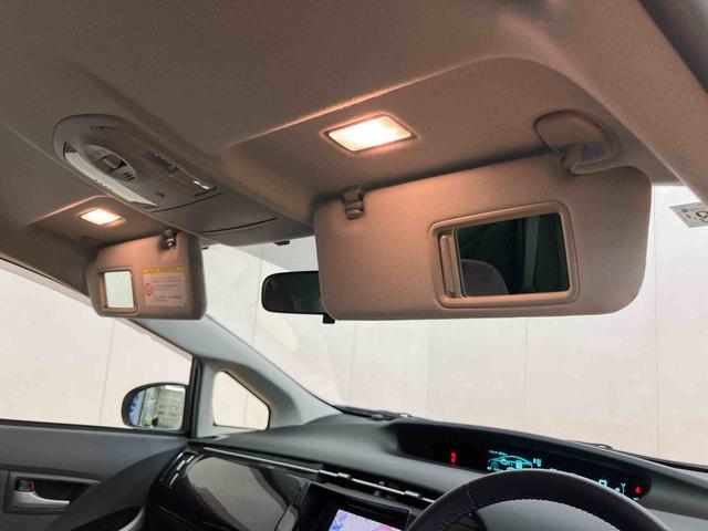 プリウスＳツーリングセレクションＨＤＤフルセグナビ　ブルートゥース対応　ビルトインＥＴＣ　センターコンソール下イルミネーション　リヤトノカバー　テレスコピックステアリング　バニティーミラー．照明付き左右サンバイザー（千葉県）の中古車