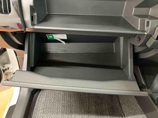 プリウスＳツーリングセレクションＨＤＤフルセグナビ　ブルートゥース対応　ビルトインＥＴＣ　センターコンソール下イルミネーション　リヤトノカバー　テレスコピックステアリング　バニティーミラー．照明付き左右サンバイザー（千葉県）の中古車