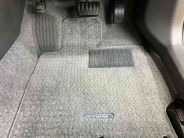 プリウスＳツーリングセレクションＨＤＤフルセグナビ　ブルートゥース対応　ビルトインＥＴＣ　センターコンソール下イルミネーション　リヤトノカバー　テレスコピックステアリング　バニティーミラー．照明付き左右サンバイザー（千葉県）の中古車