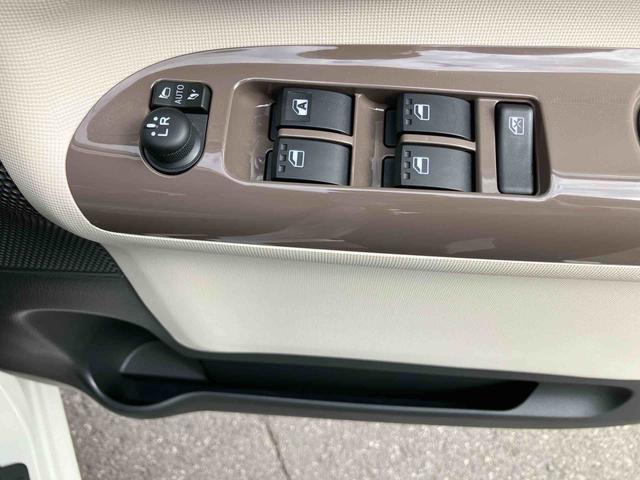 ムーヴキャンバスＧメイクアップリミテッド　ＳＡIII８型ナビ／ＴＶ／ＤＶＤ／ＢＴ／ＵＳＢ　全周囲カメラ　前後ドラレコ　置楽ボックス　ＬＥＤヘッドライト　オートライト　オートハイビーム　スマアシ　両側電動スライドドア　キーフリー　盗難防止警報　ステリモ（千葉県）の中古車