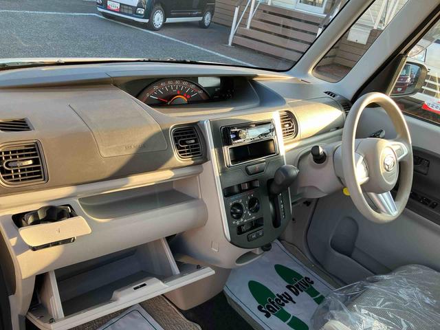 タントLCDラジオチューナー USB接続 AUX接続 横滑り防止装置 アイドリングストップ マニュアルレベリング機能付ハロゲンヘッドライト キーレスエントリー 運転席シートバックポケット ショッピングフック(千葉県)の中古車