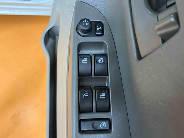 タントLCDラジオチューナー USB接続 AUX接続 横滑り防止装置 アイドリングストップ マニュアルレベリング機能付ハロゲンヘッドライト キーレスエントリー 運転席シートバックポケット ショッピングフック(千葉県)の中古車