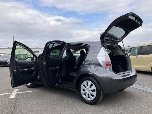 アクアＧブラックソフトレザーセレクションナビ／ＢＴ／ＴＶ／ＣＤ／Ｂカメラ　前後シート合成皮革表皮　ドアミラーウインカー　プッシュボタンスターター　オートエアコン　電動格納ドアミラー　オートライト　運転席シートリフター（千葉県）の中古車