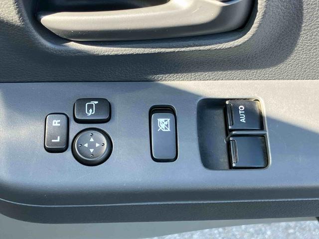 スーパーキャリイＸリミテッドナビ／ＢＴ／ＵＳＢ／ラジオ　４ＷＤ　５速ＭＴ　前後ドラレコ　荷台三方開　ＬＥＤ荷台作業灯　リヤスモークガラス　デフロック　ＬＥＤヘッドランプ　オートライト　サイドレバー式駐車ブレーキ　アシストグリップ（千葉県）の中古車