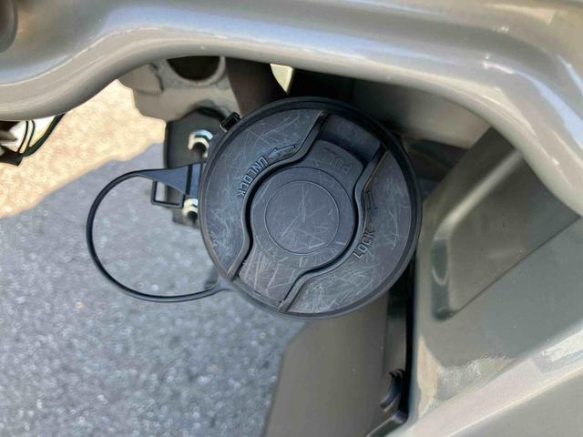 スーパーキャリイＸリミテッドナビ／ＢＴ／ＵＳＢ／ラジオ　４ＷＤ　５速ＭＴ　前後ドラレコ　荷台三方開　ＬＥＤ荷台作業灯　リヤスモークガラス　デフロック　ＬＥＤヘッドランプ　オートライト　サイドレバー式駐車ブレーキ　アシストグリップ（千葉県）の中古車